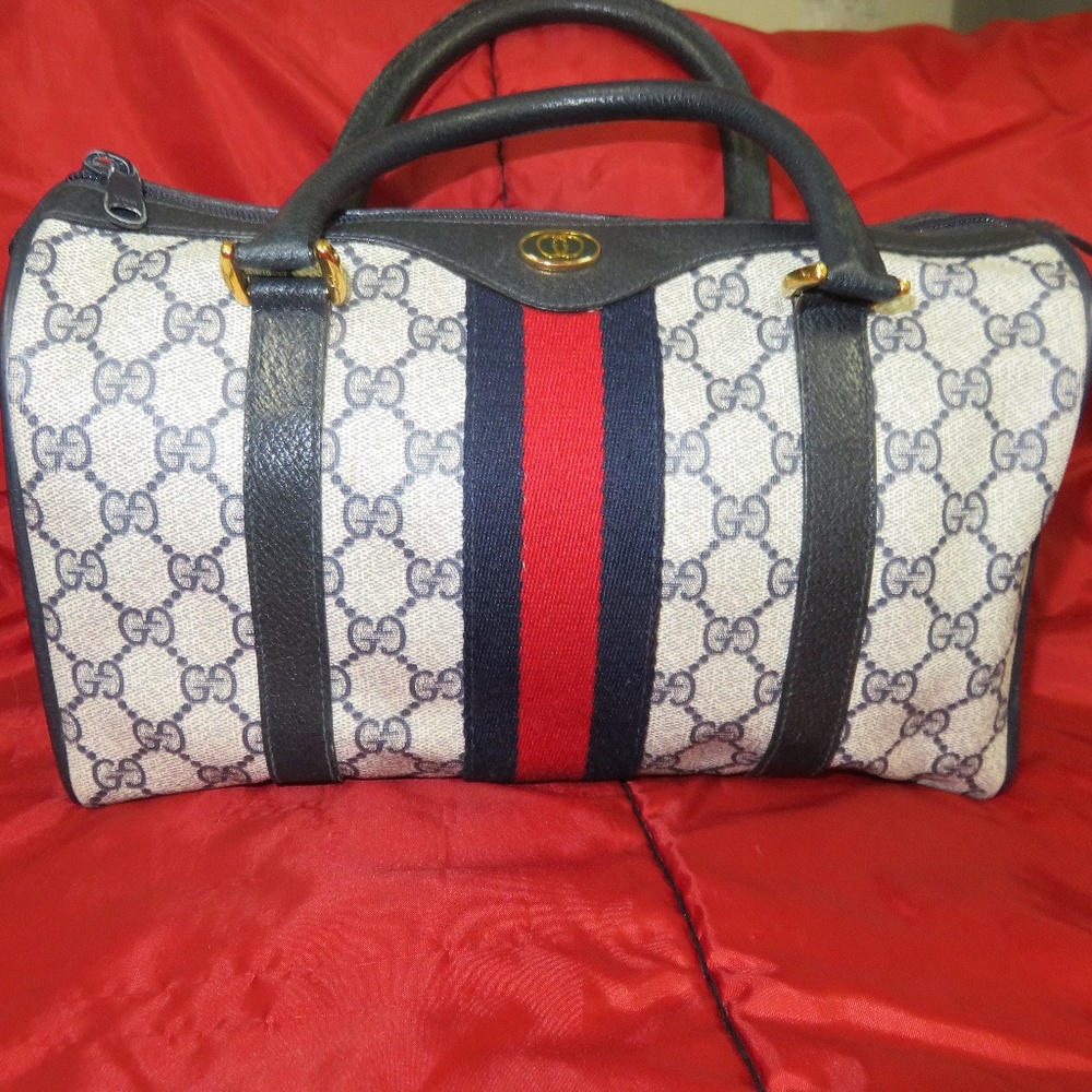 Gucci speedy handbag / Accepting Offers